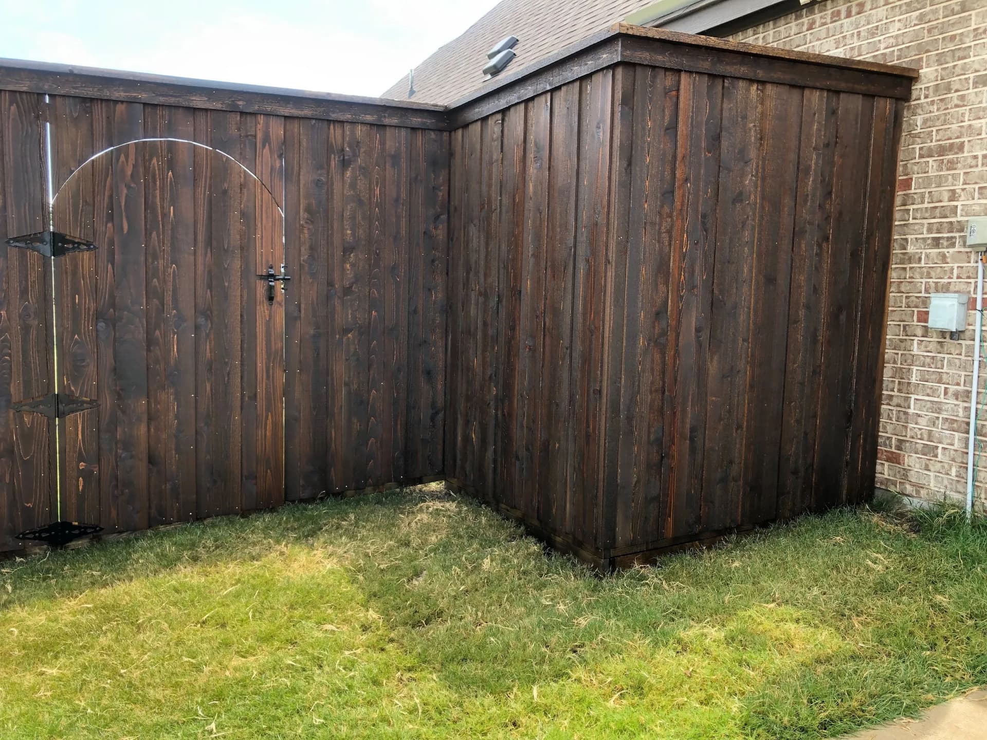 Gallery photos for Revitalize Your Fence with Stunning Staining: Image #8