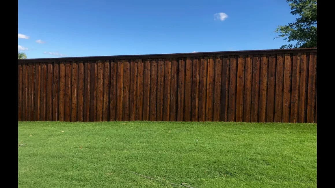 Gallery photos for Revitalize Your Fence with Stunning Staining: Image #11