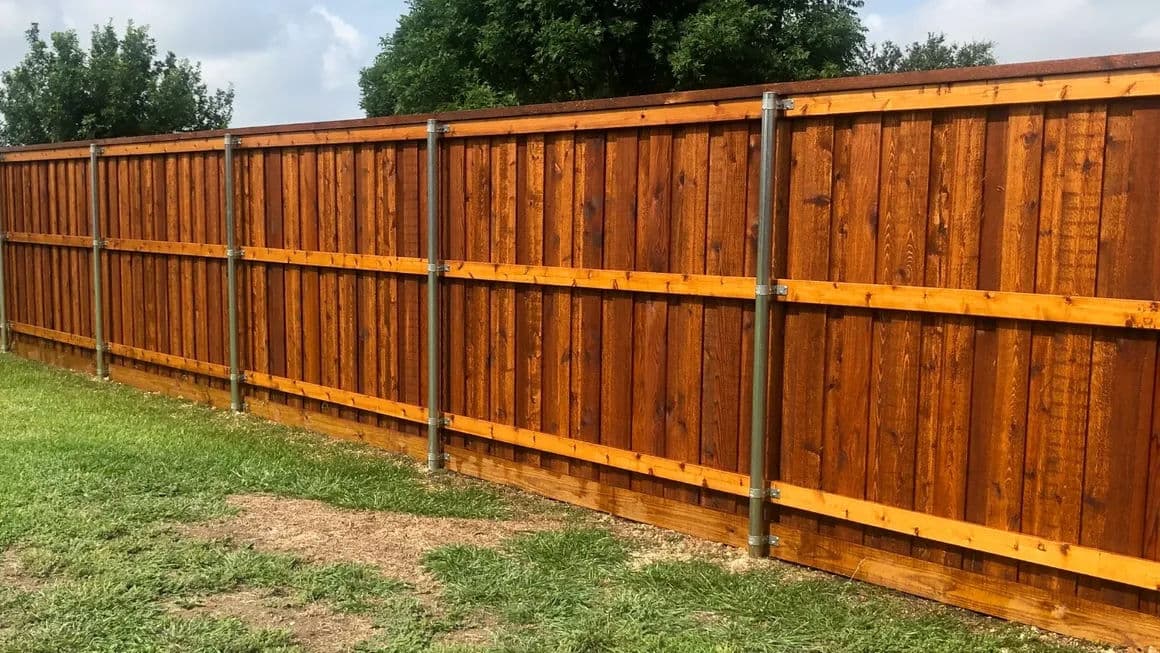 Gallery photos for Revitalize Your Fence with Stunning Staining: Image #14