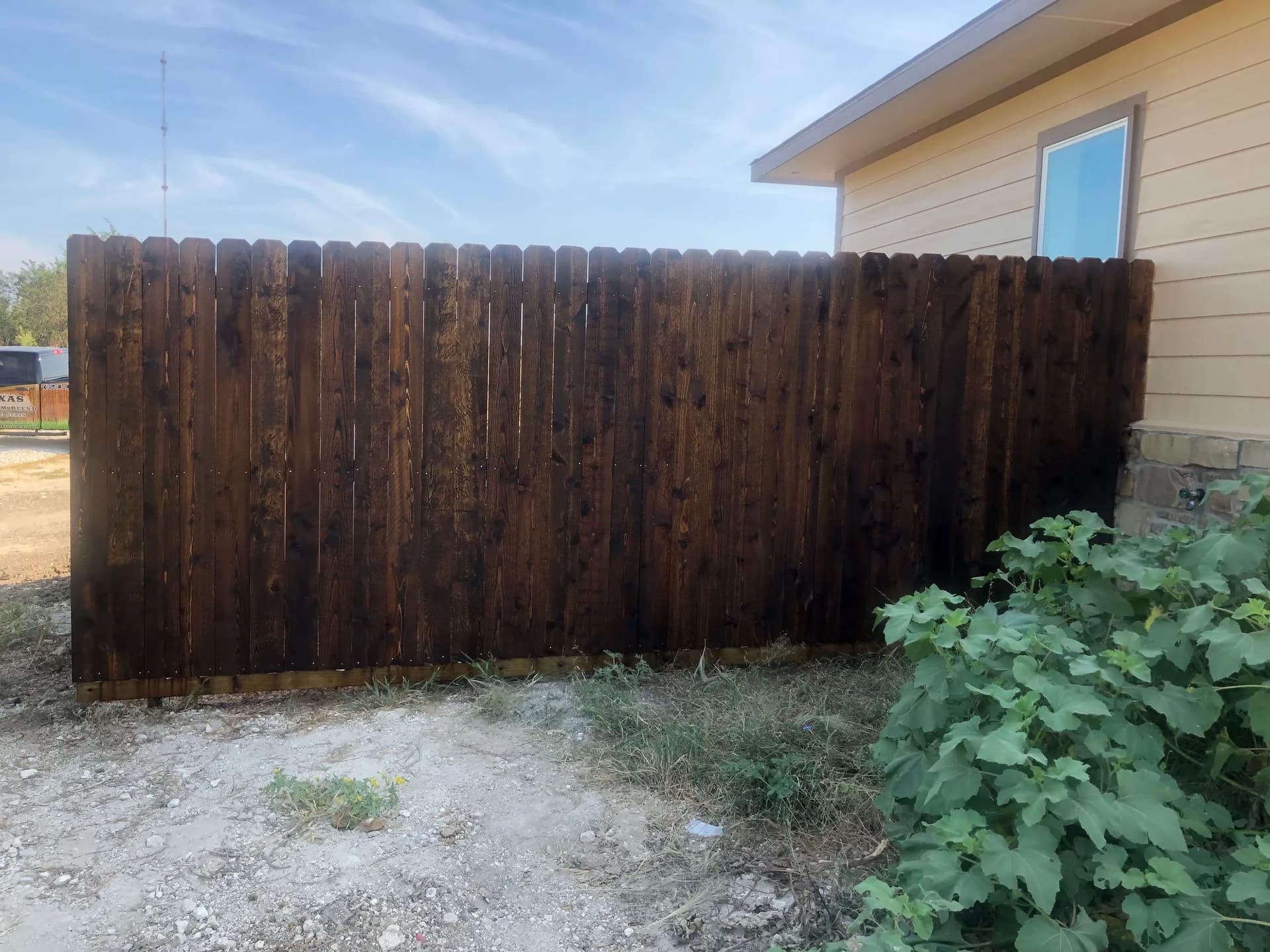 Gallery photos for Revitalize Your Fence with Stunning Staining: Image #15