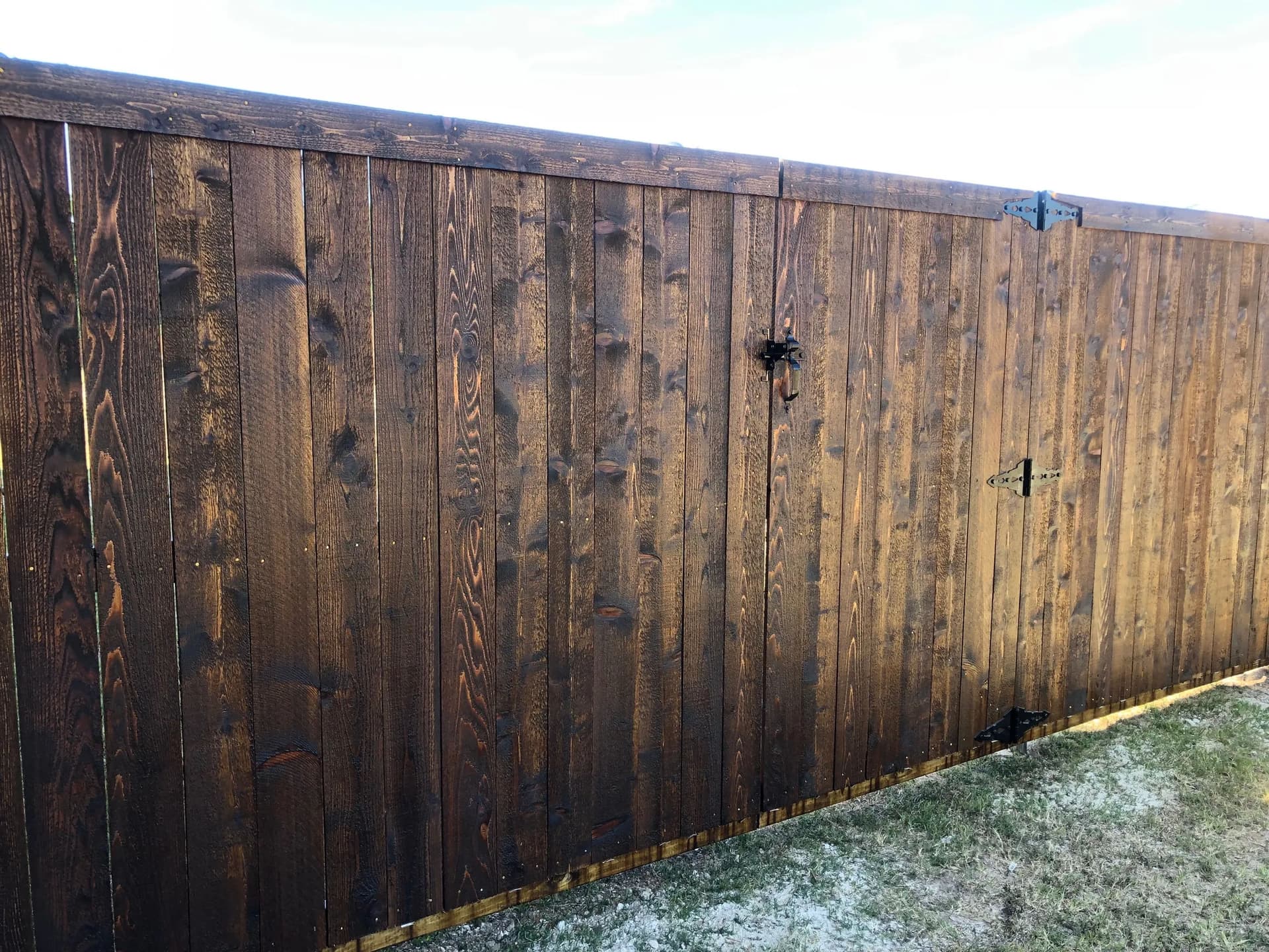 Gallery photos for Revitalize Your Fence with Stunning Staining: Image #18