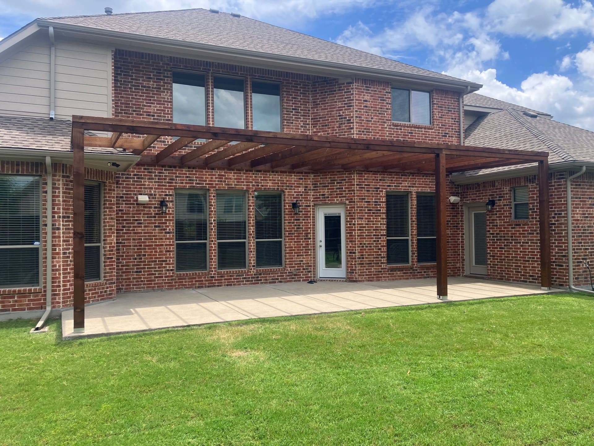 Top-Quality Pergola Staining in Texas Yards