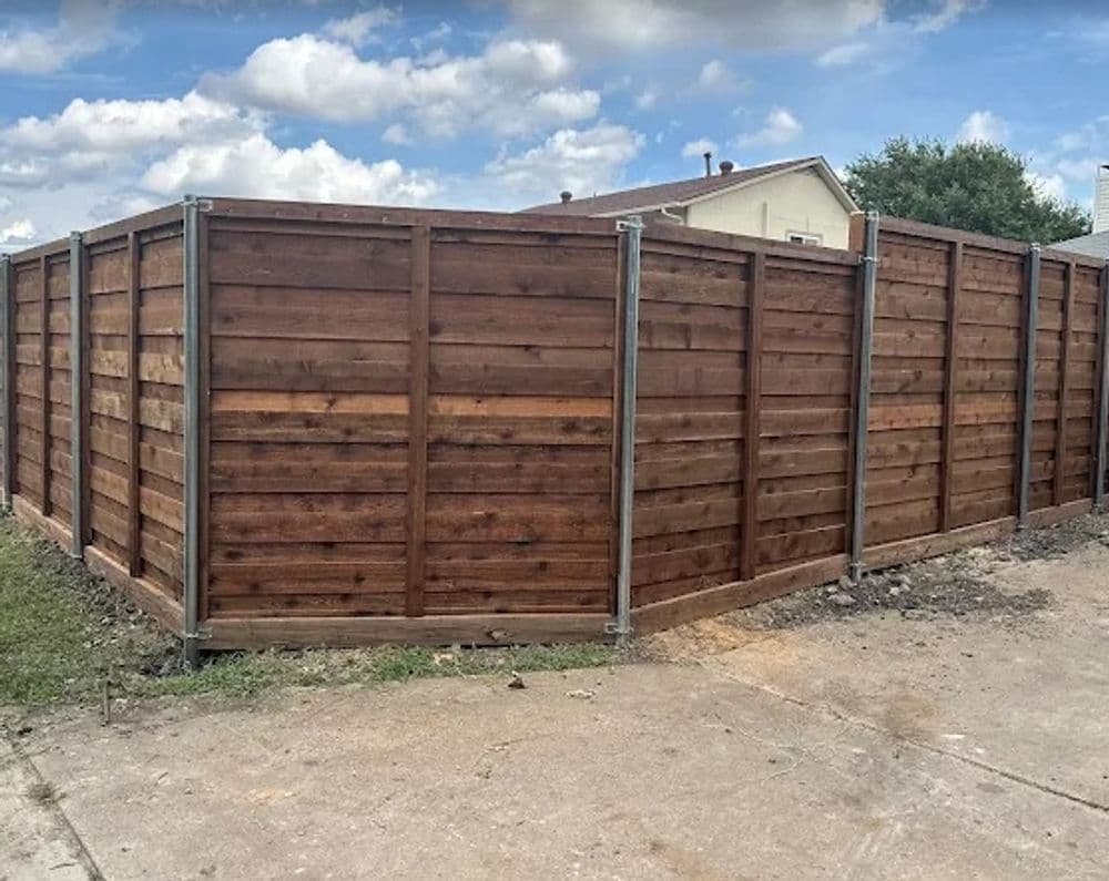 Gallery photos for Revitalize Your Fence with Stunning Staining: Image #23