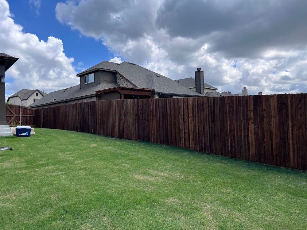 Gallery photos for Revitalize Your Fence with Stunning Staining: Image #54