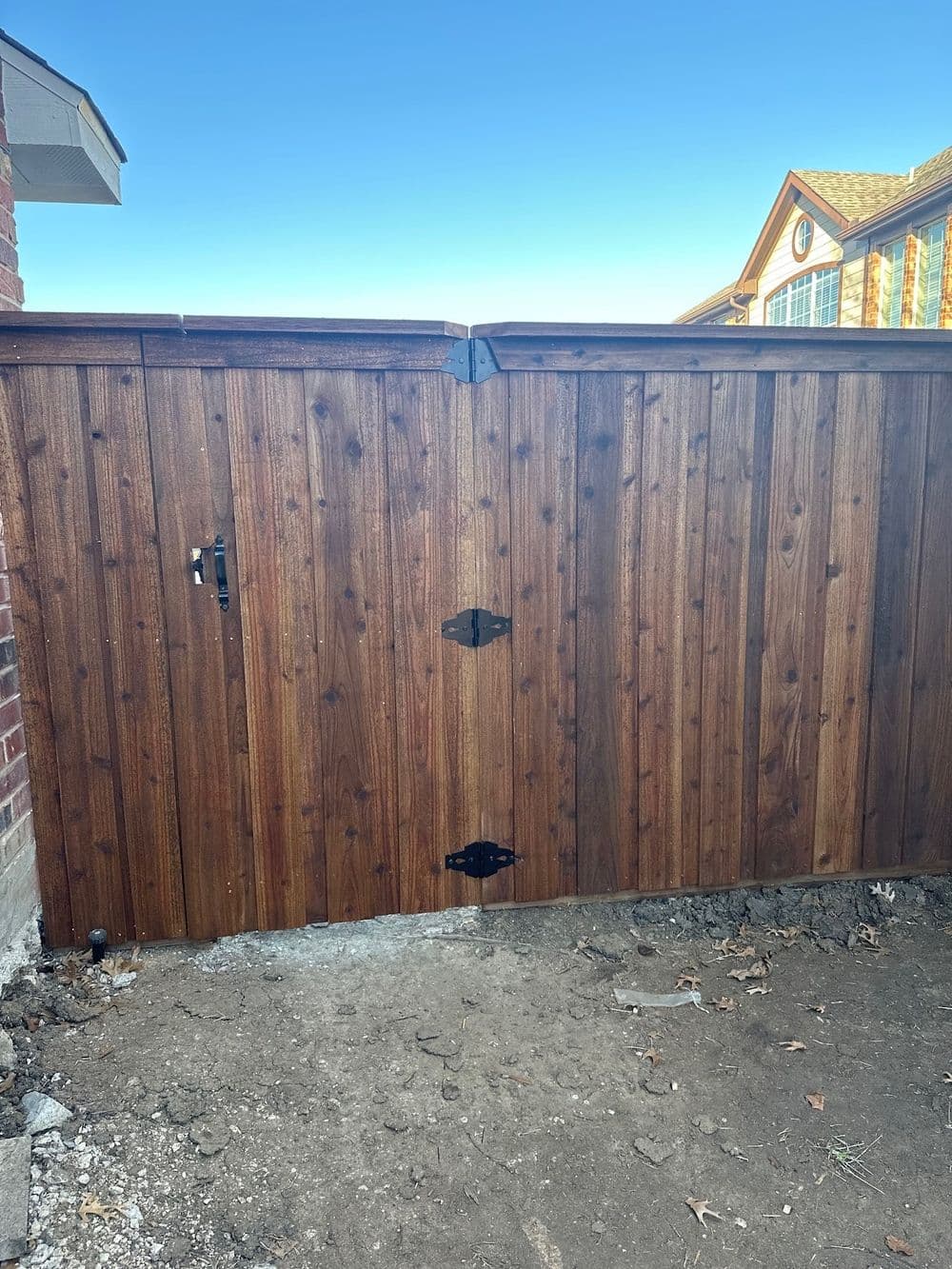 Gallery photos for Revitalize Your Fence with Stunning Staining: Image #51