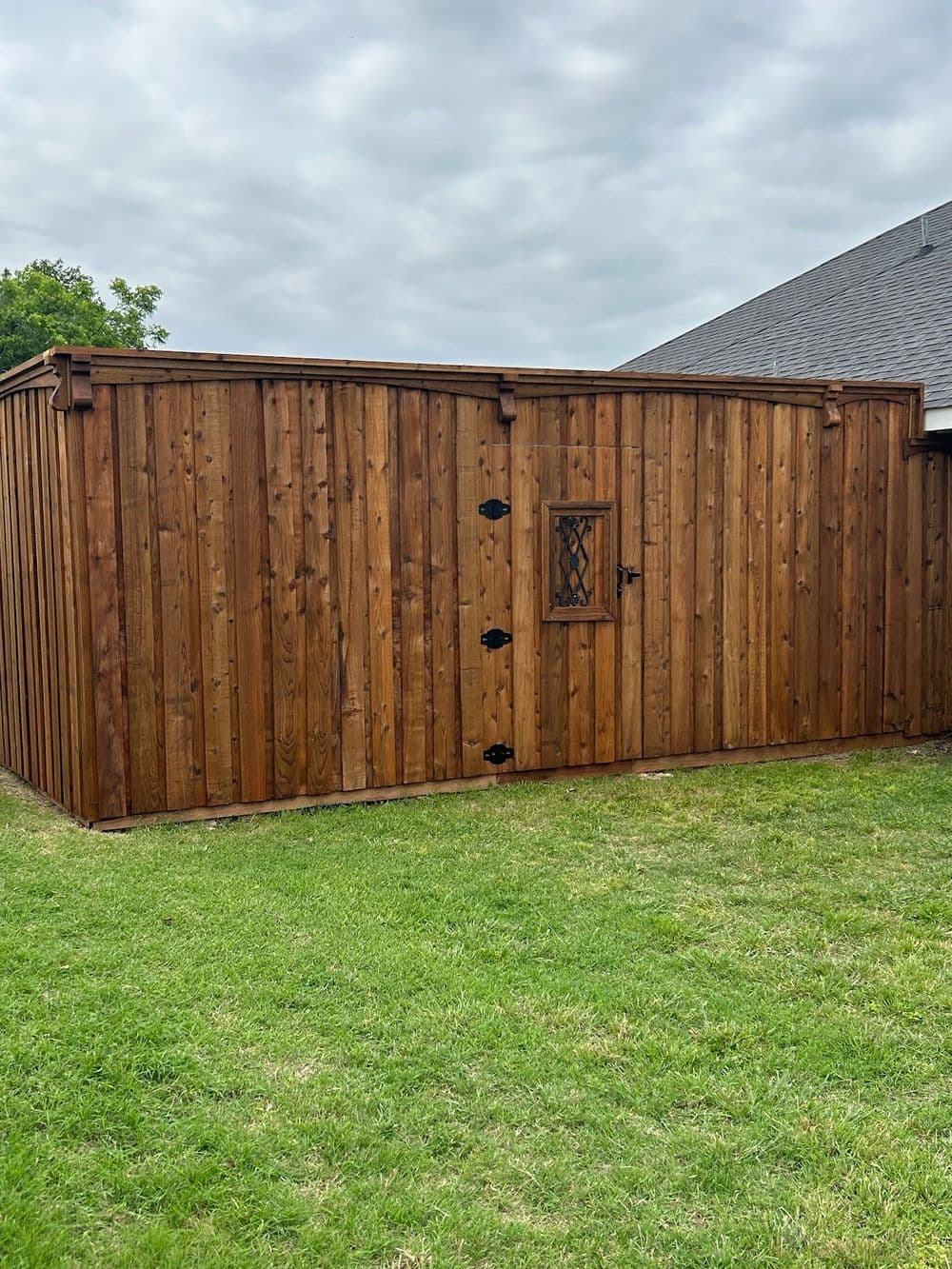 Gallery photos for Revitalize Your Fence with Stunning Staining: Image #49