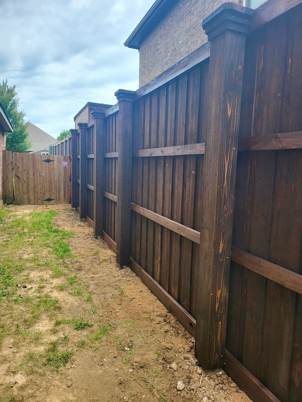 Gallery photos for Revitalize Your Fence with Stunning Staining: Image #50