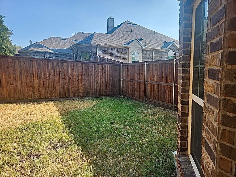 Gallery photos for Revitalize Your Fence with Stunning Staining: Image #58