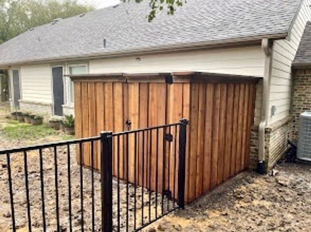 Gallery photos for Revitalize Your Fence with Stunning Staining: Image #66