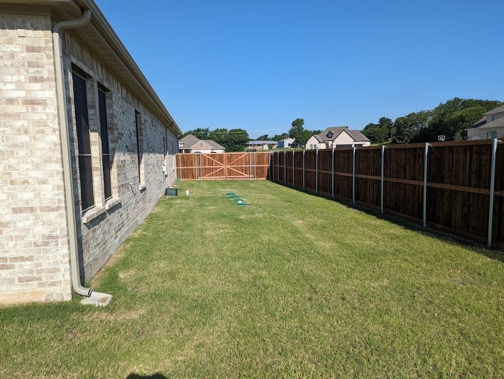 Gallery photos for Revitalize Your Fence with Stunning Staining: Image #69