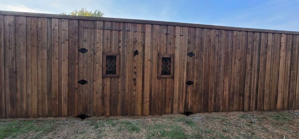 Gallery photos for Revitalize Your Fence with Stunning Staining: Image #75