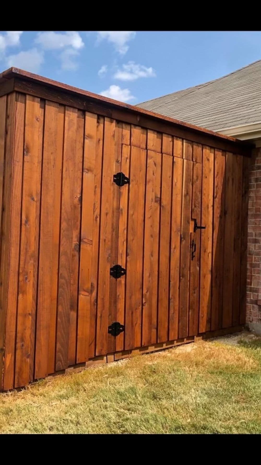 Gallery photos for Revitalize Your Fence with Stunning Staining: Image #18