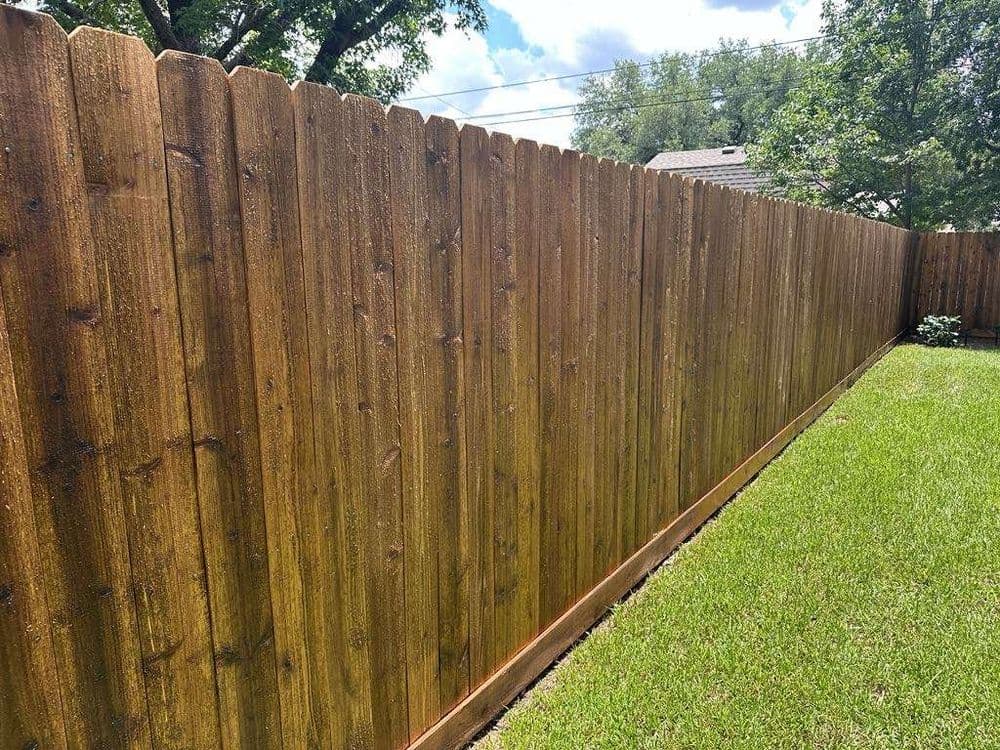 Gallery photos for Revitalize Your Fence with Stunning Staining: Image #86