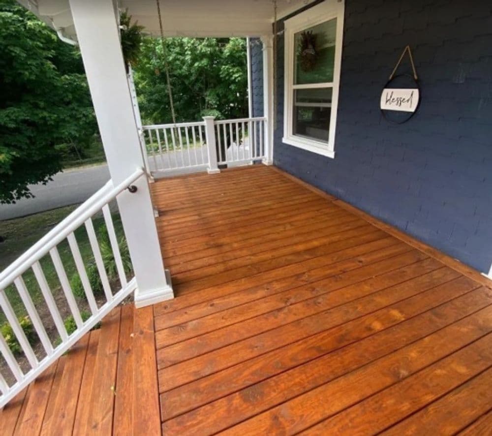Stunning Deck Transformations with Expert Staining