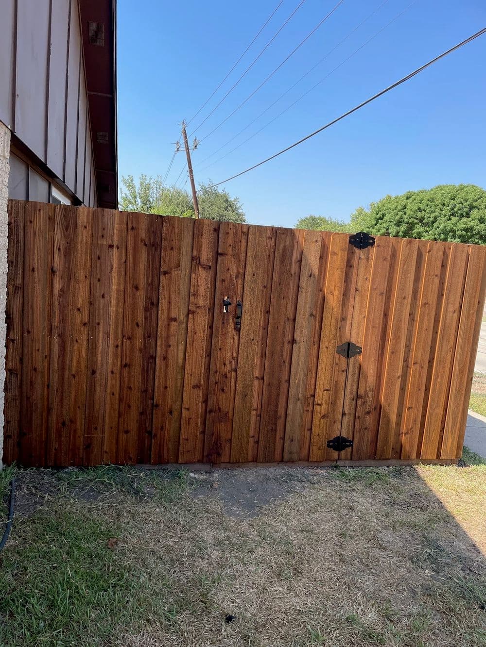 Gallery photos for Revitalize Your Fence with Stunning Staining: Image #93