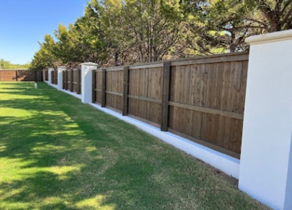 Gallery photos for Revitalize Your Fence with Stunning Staining: Image #113